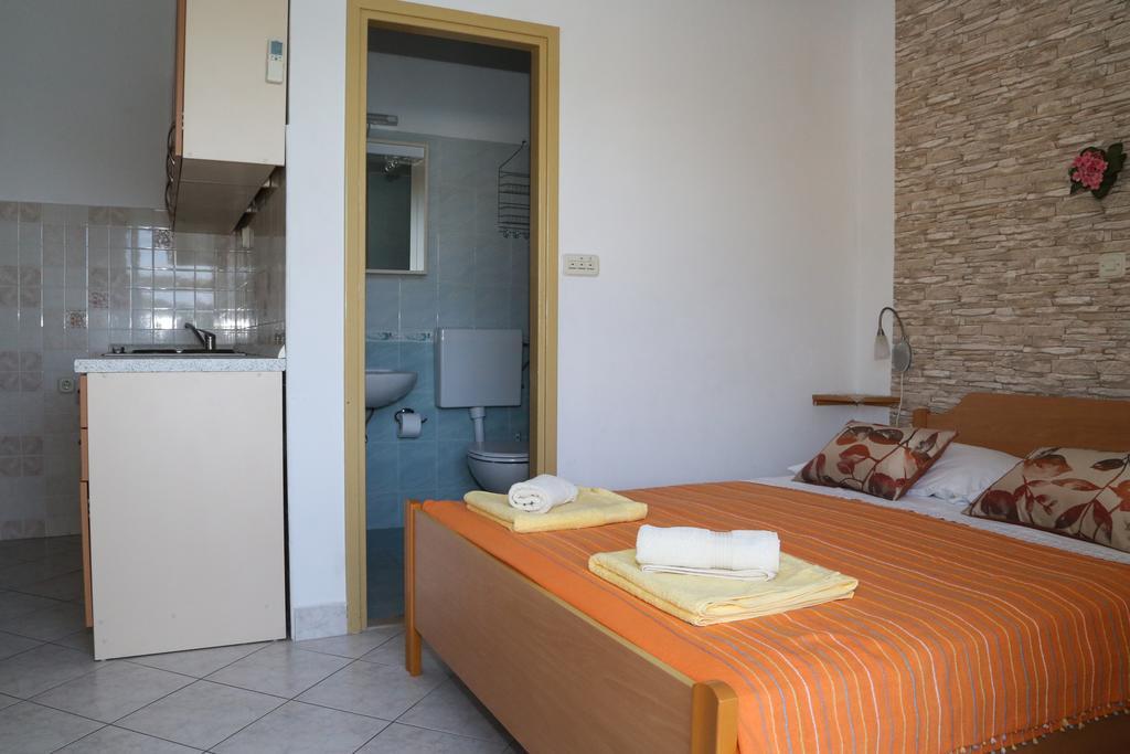 Apartments Dragica Milna  Exterior foto