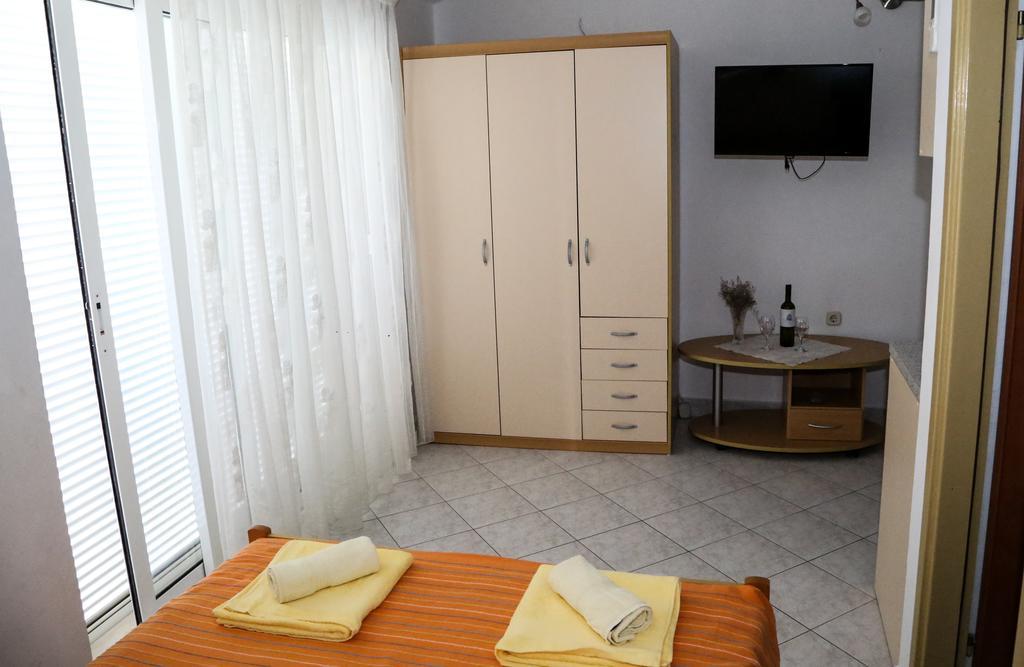 Apartments Dragica Milna  Exterior foto
