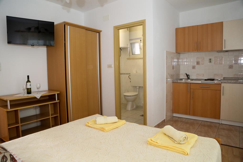Apartments Dragica Milna  Exterior foto
