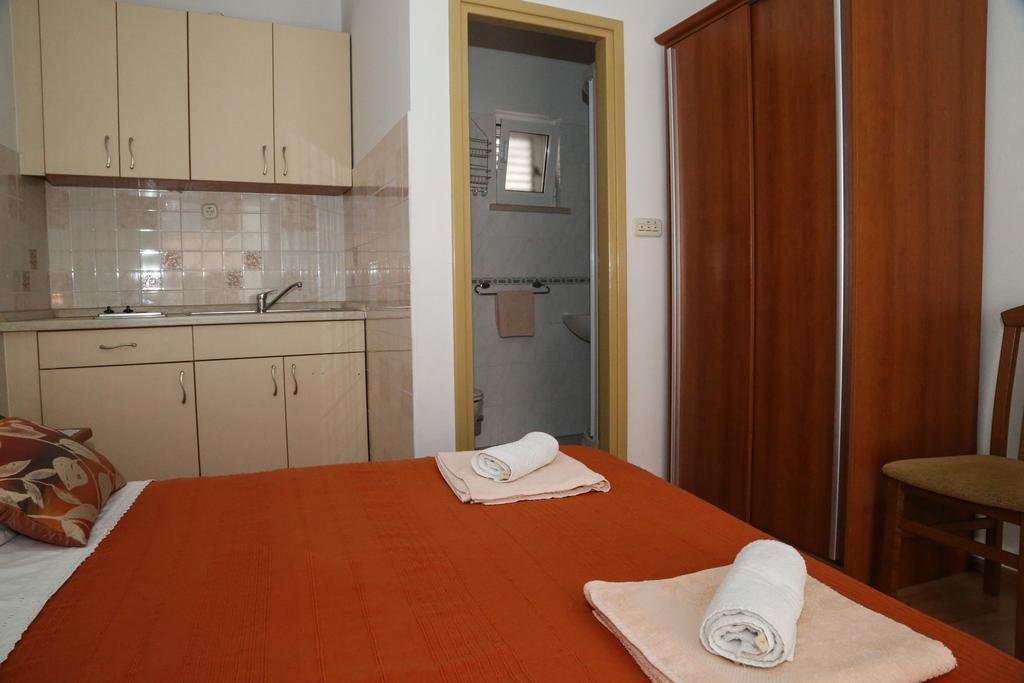 Apartments Dragica Milna  Exterior foto